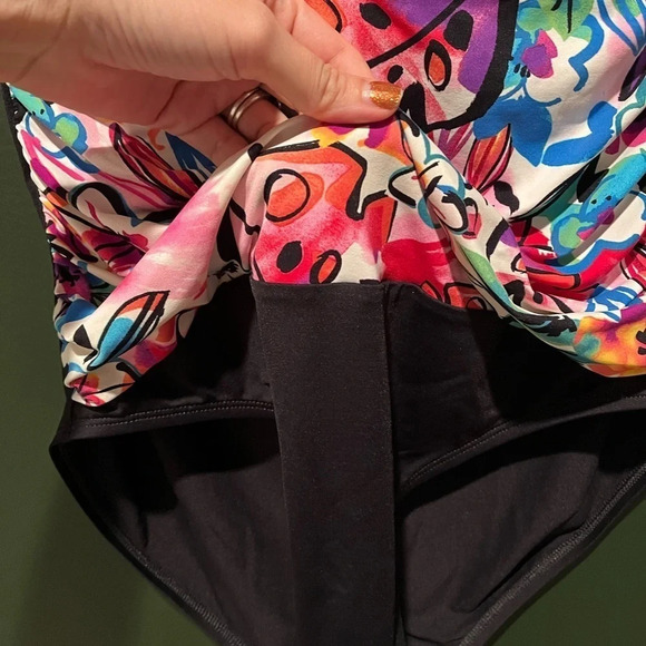 La Blanca one piece swimsuit - Picture 8 of 8